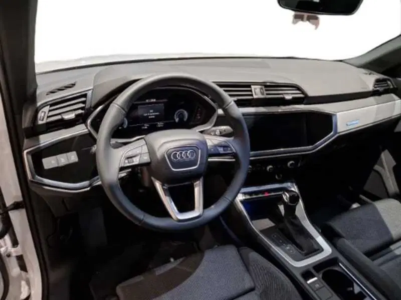 Audi Q3 nuova a Pistoia (9)