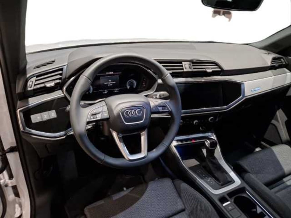 Audi Q3 nuova a Pistoia (9)