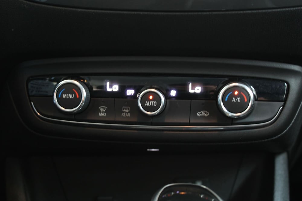 Opel Crossland X usata a Agrigento (12)