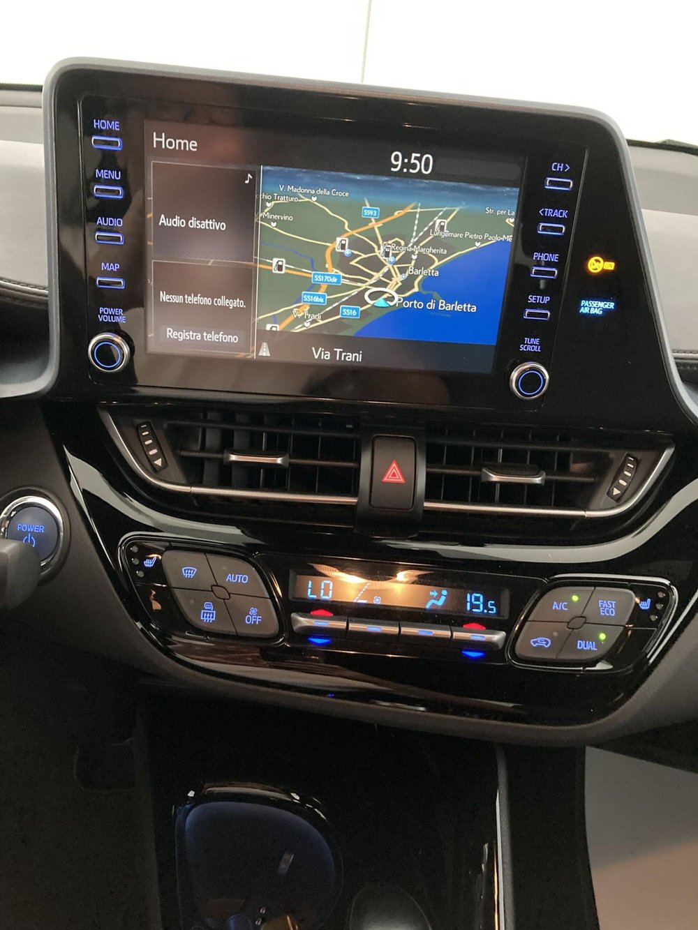 Toyota Toyota C-HR usata a Foggia (13)