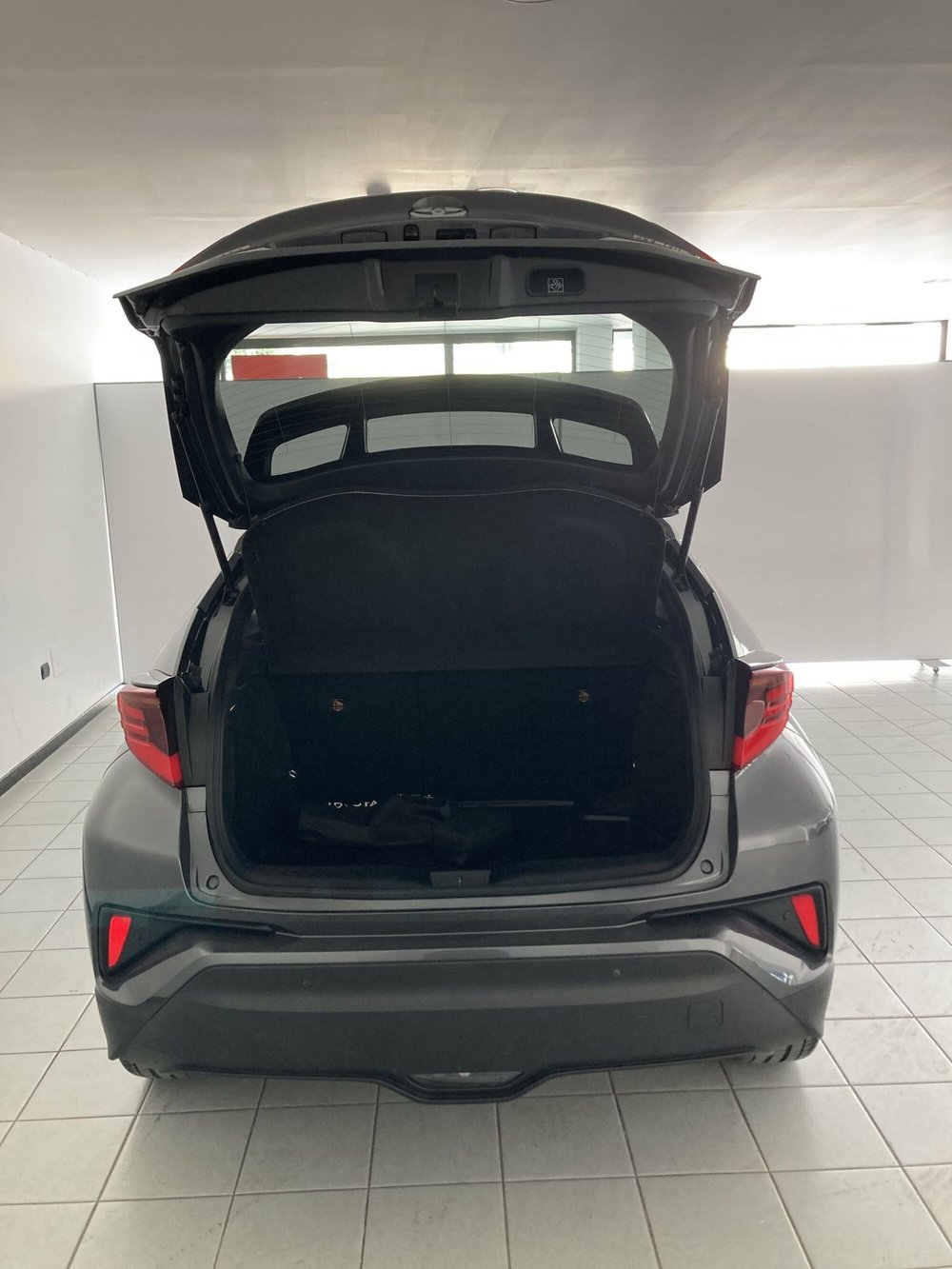 Toyota Toyota C-HR usata a Foggia (7)