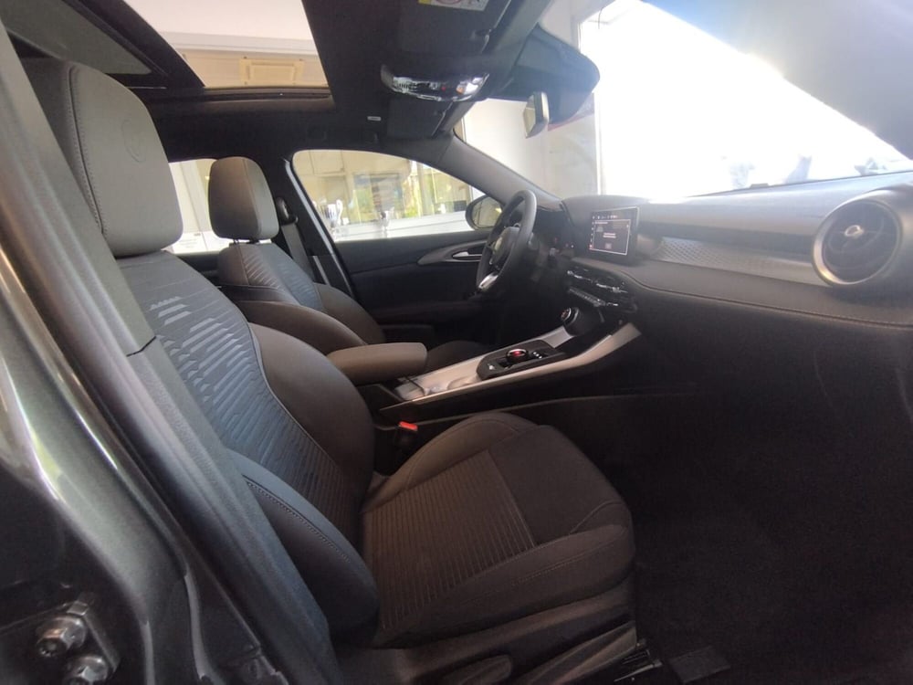 Alfa Romeo Tonale nuova a Arezzo (14)