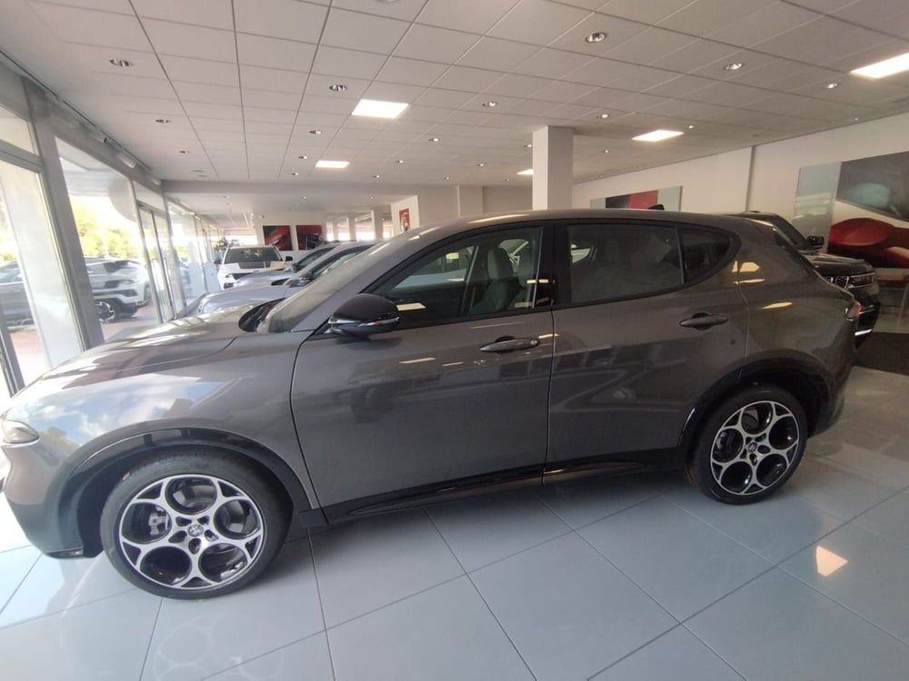 Alfa Romeo Tonale nuova a Arezzo (4)
