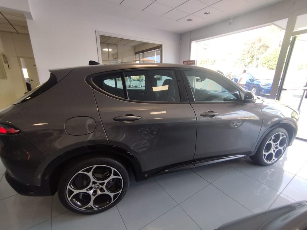 Alfa Romeo Tonale nuova a Arezzo (5)