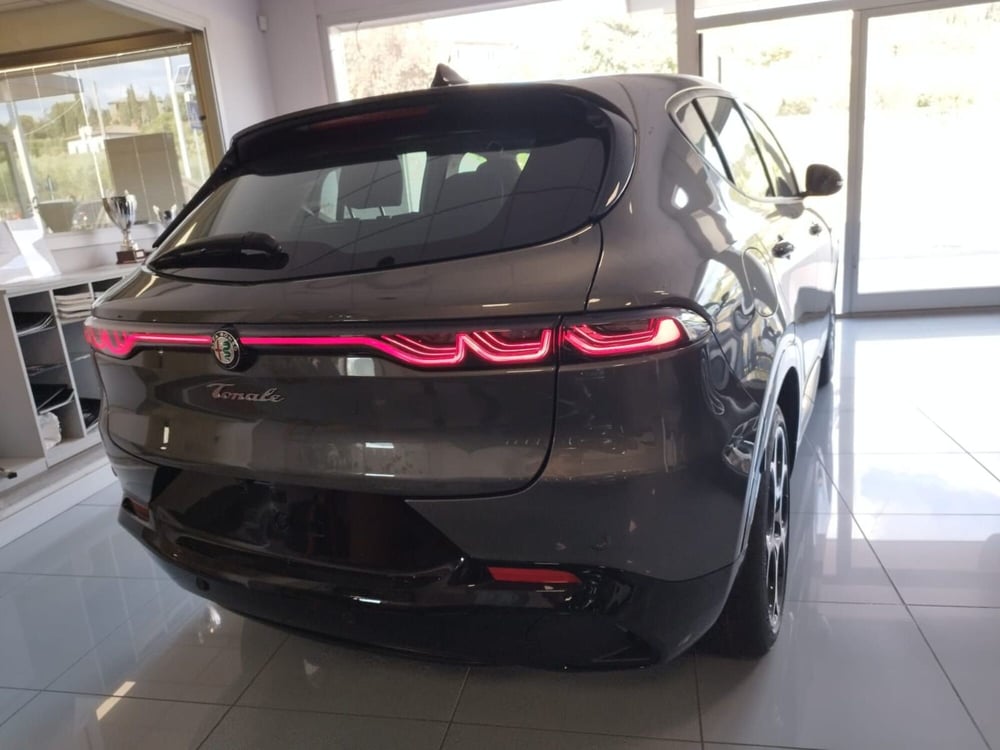 Alfa Romeo Tonale nuova a Arezzo (6)