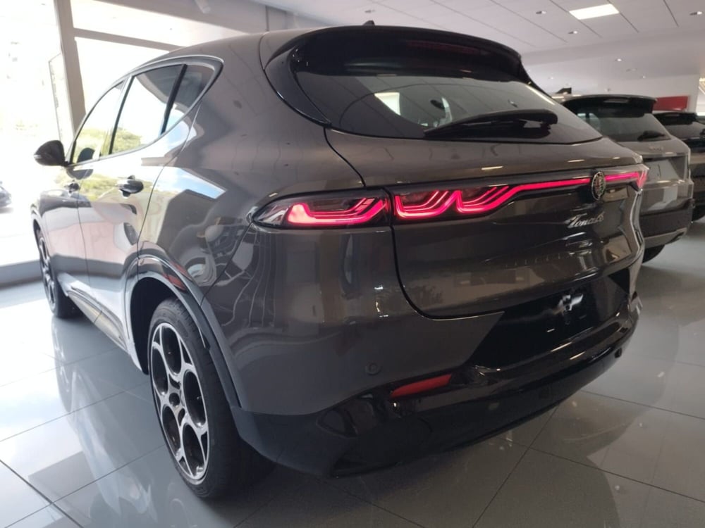 Alfa Romeo Tonale nuova a Arezzo (7)