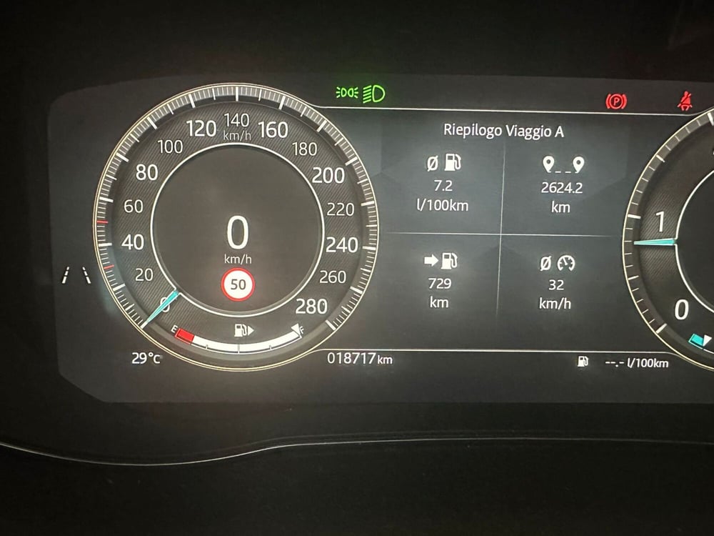 Jaguar E-Pace usata a Milano (10)