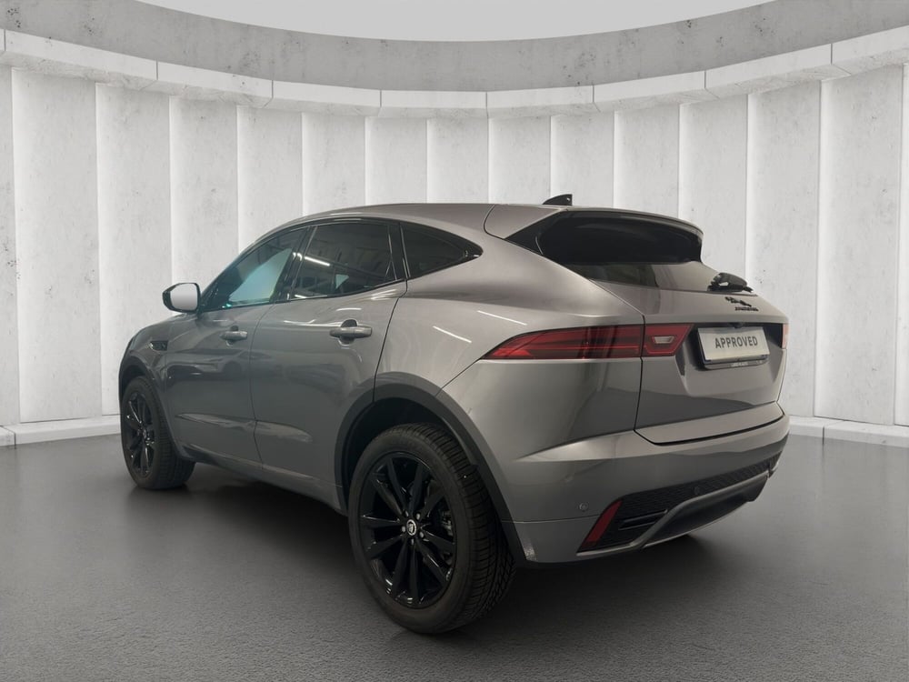 Jaguar E-Pace usata a Milano (14)