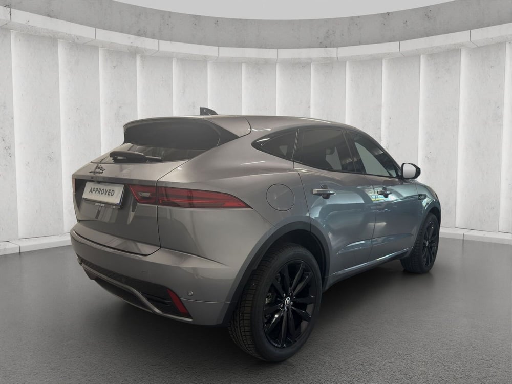 Jaguar E-Pace usata a Milano (2)