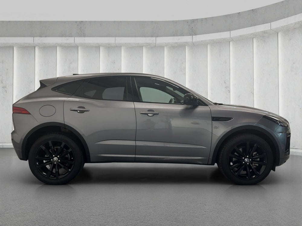 Jaguar E-Pace usata a Milano (6)