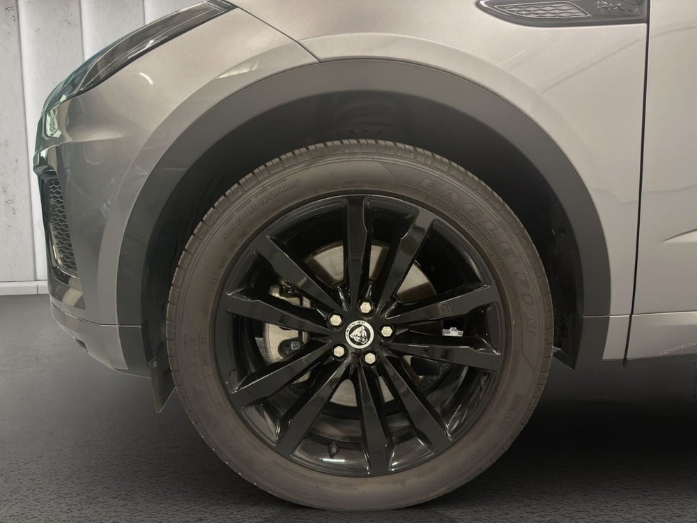 Jaguar E-Pace usata a Milano (9)