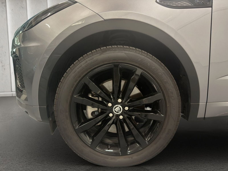 Jaguar E-Pace usata a Milano (9)