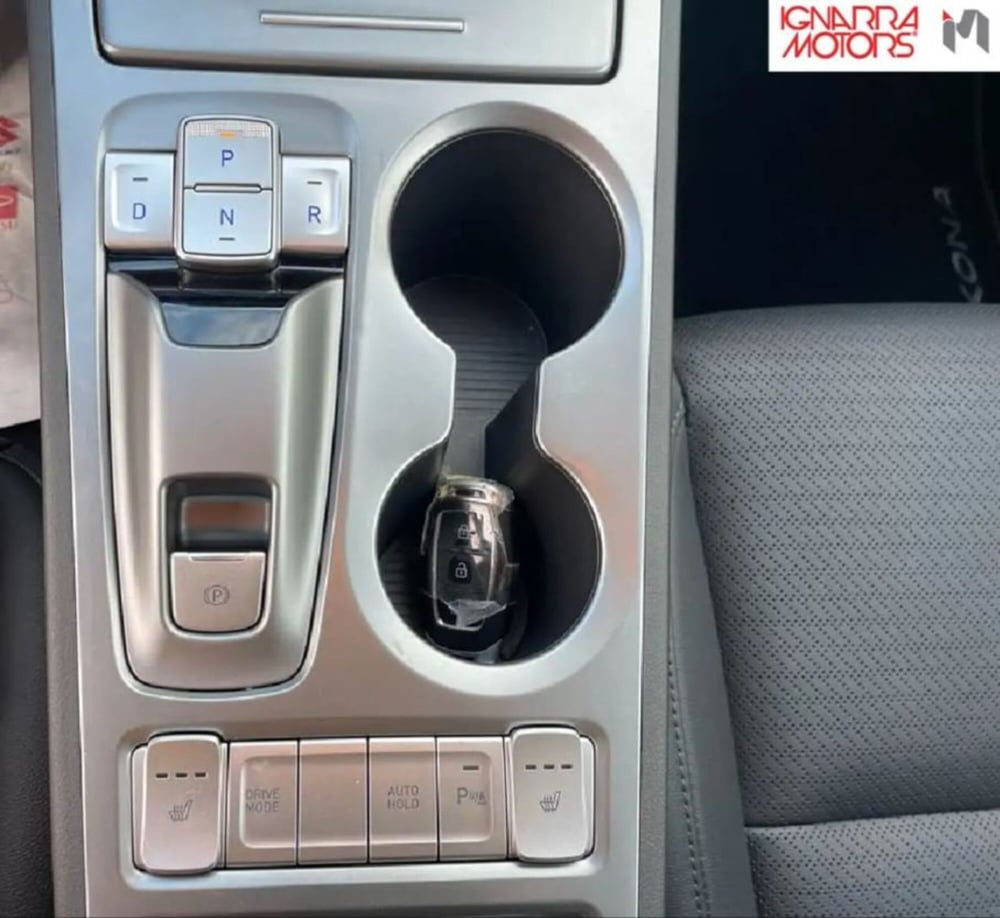 Hyundai Kona nuova a Latina (17)