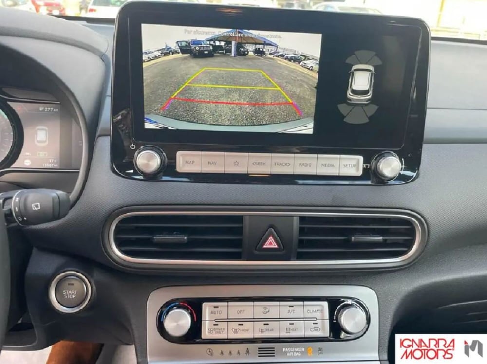 Hyundai Kona nuova a Latina (18)