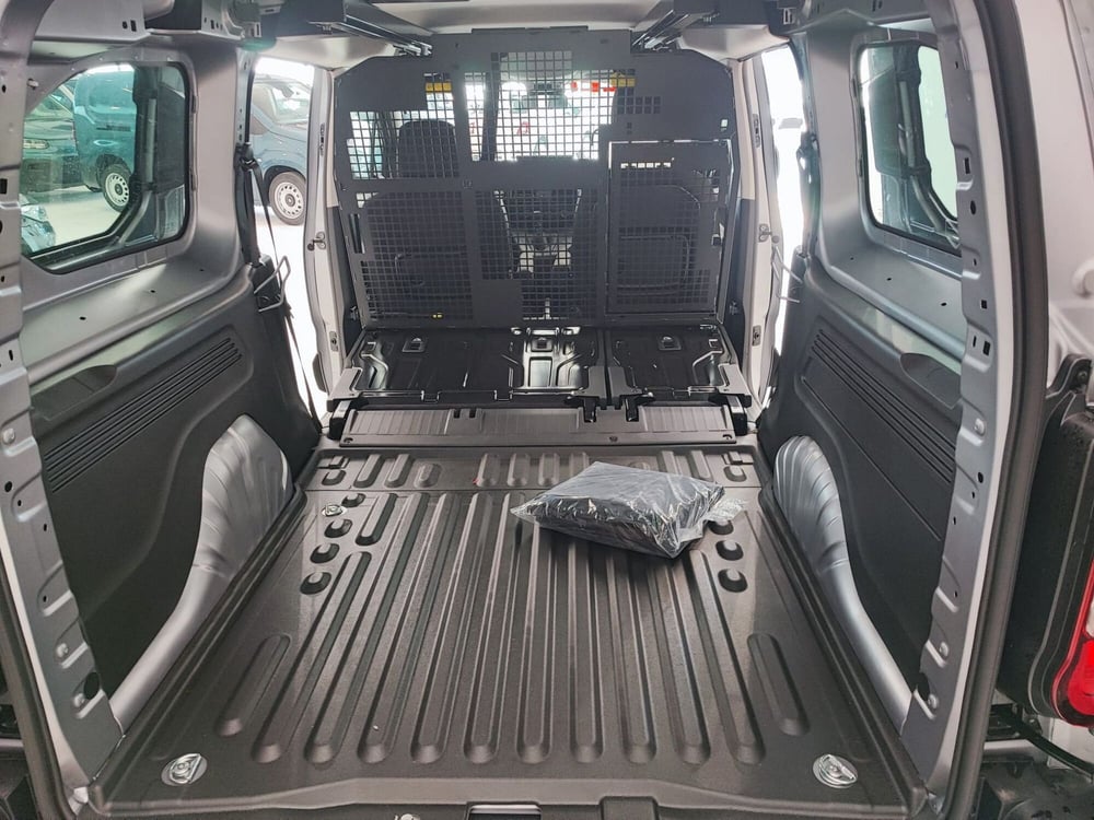 Fiat Doblò Furgone nuova a Milano (8)