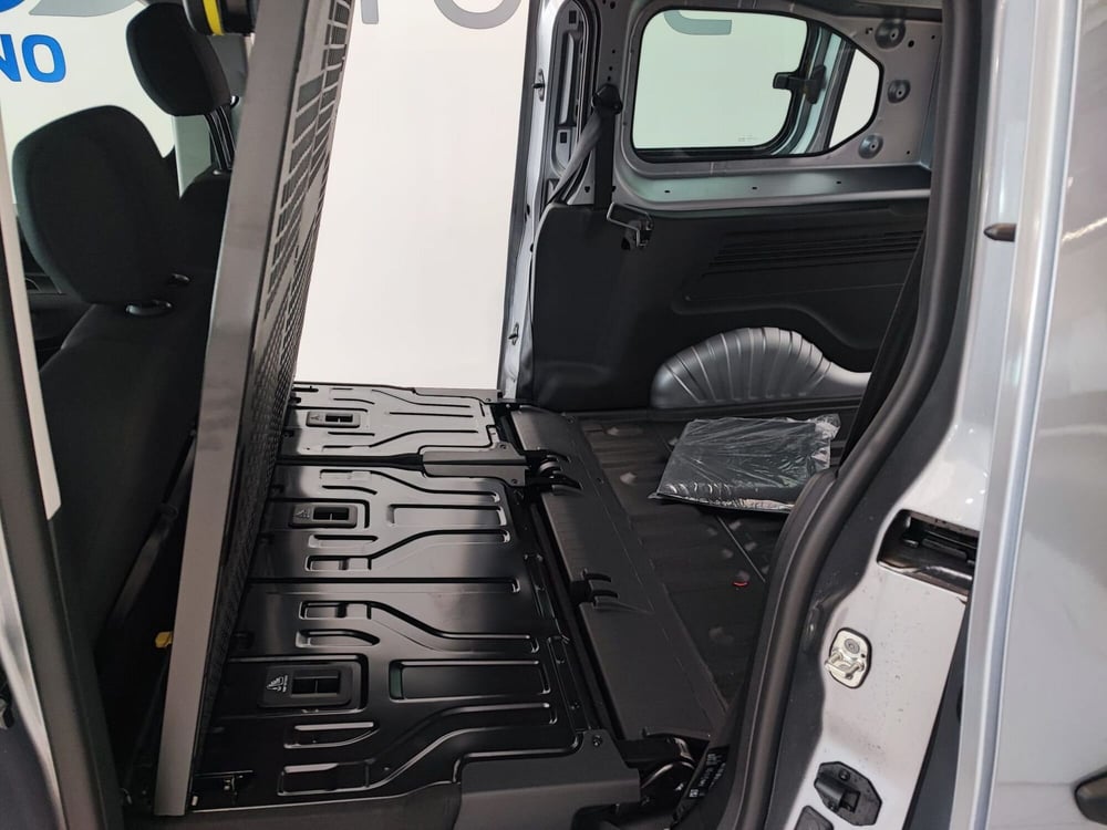 Fiat Doblò Furgone nuova a Milano (9)