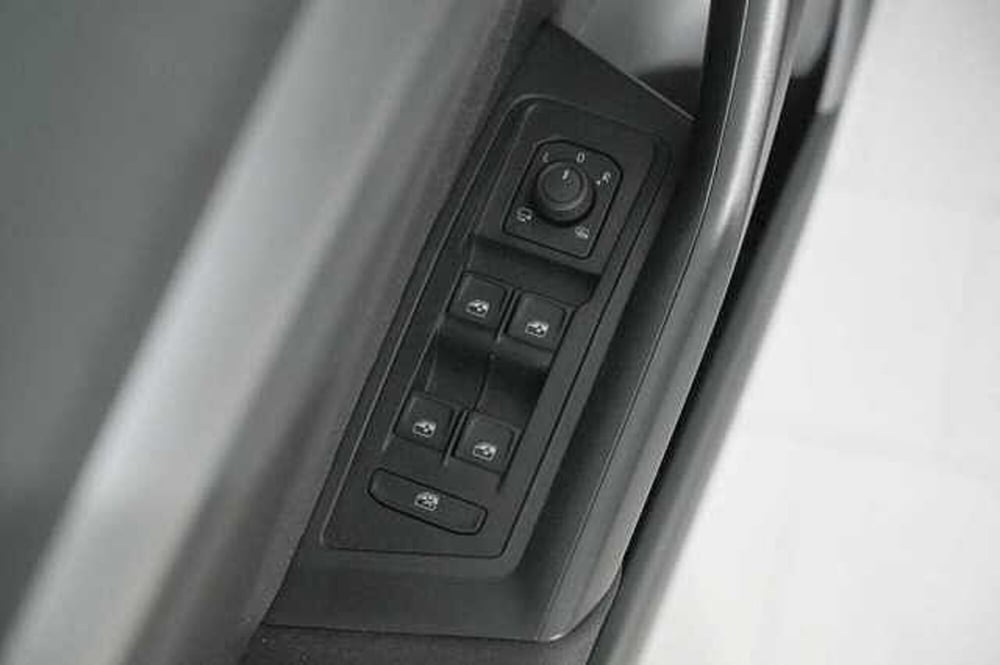Volkswagen T-Roc usata a Como (13)
