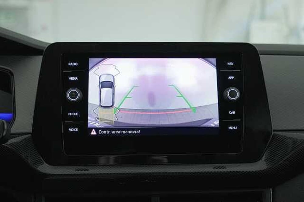 Volkswagen T-Cross usata a Como (9)