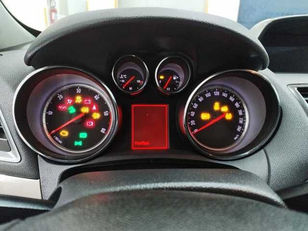 Opel Mokka usata a Lecce (8)