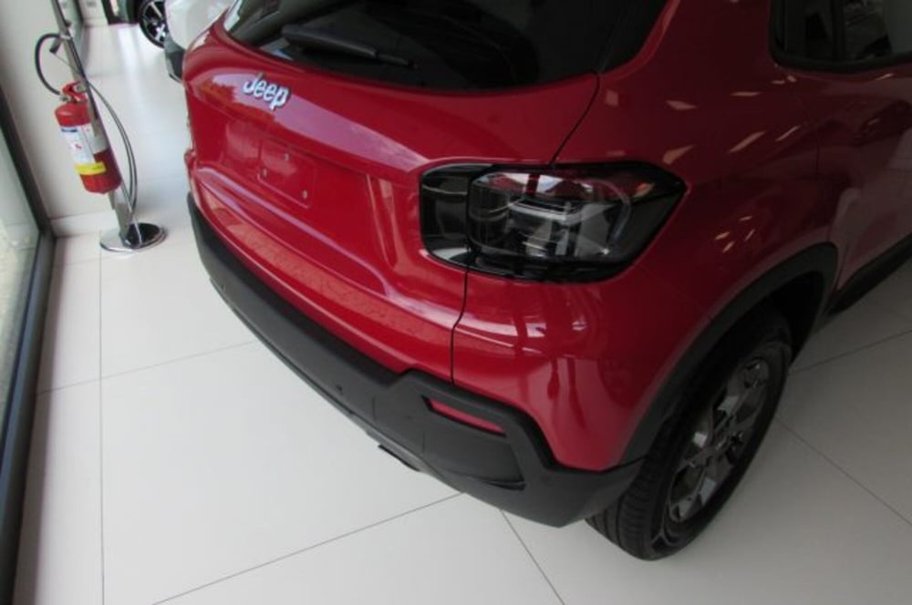 Jeep Avenger nuova a Milano (12)