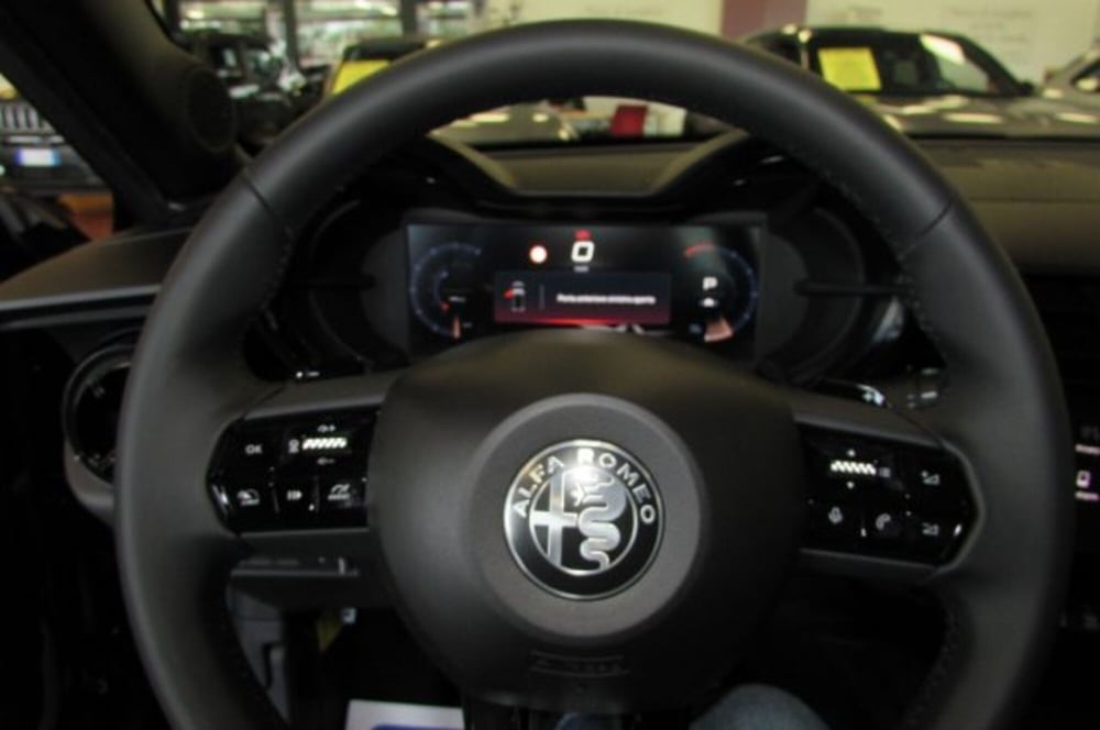 Alfa Romeo Junior nuova a Milano (10)