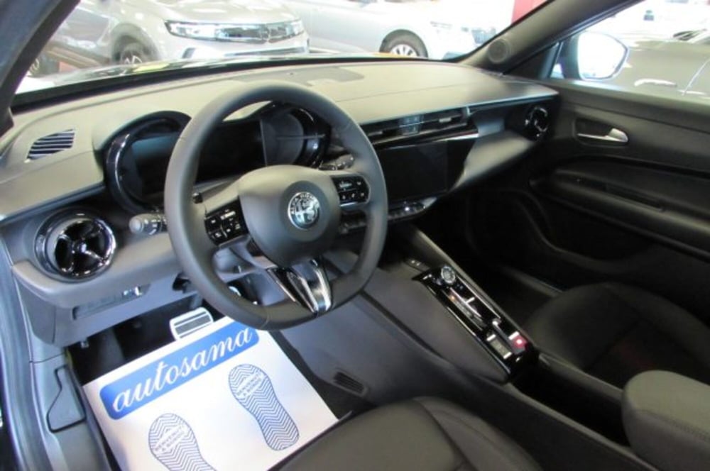 Alfa Romeo Junior nuova a Milano (7)