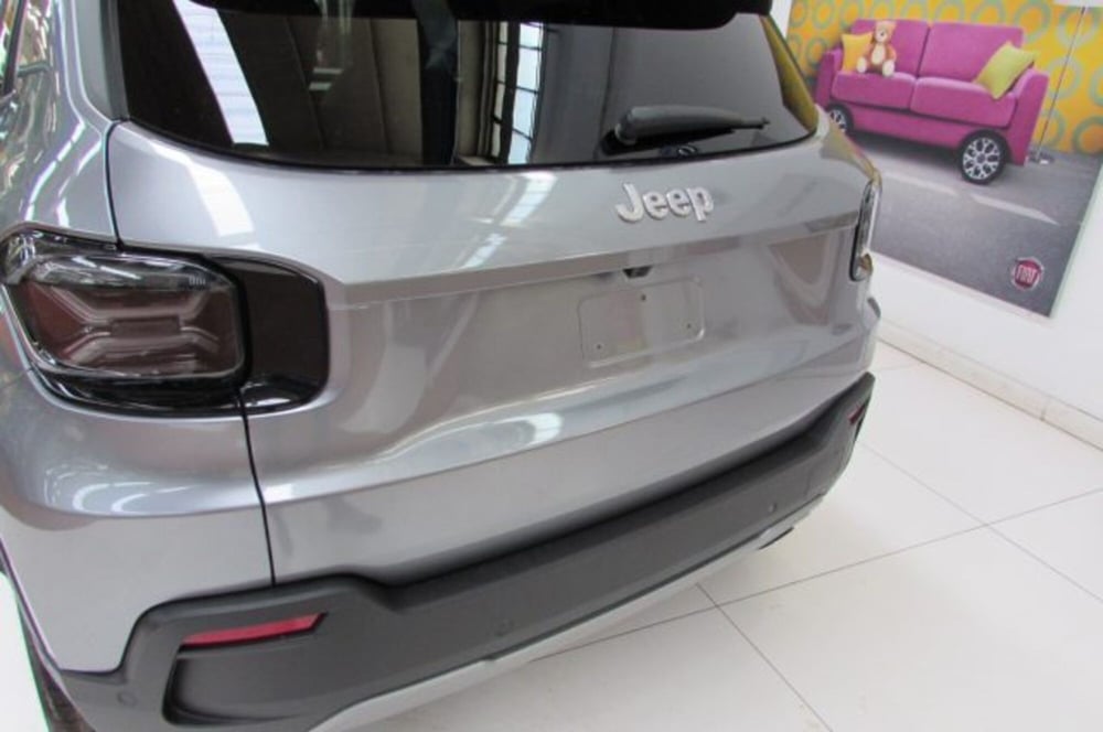 Jeep Avenger nuova a Milano (14)