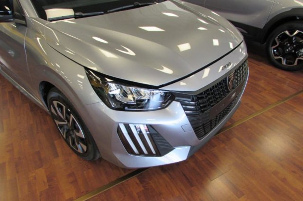 Peugeot 208 nuova a Milano (16)
