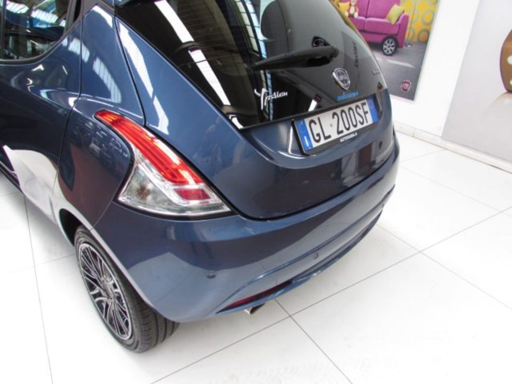 Lancia Ypsilon usata a Milano (15)