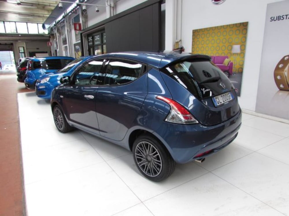 Lancia Ypsilon usata a Milano (3)
