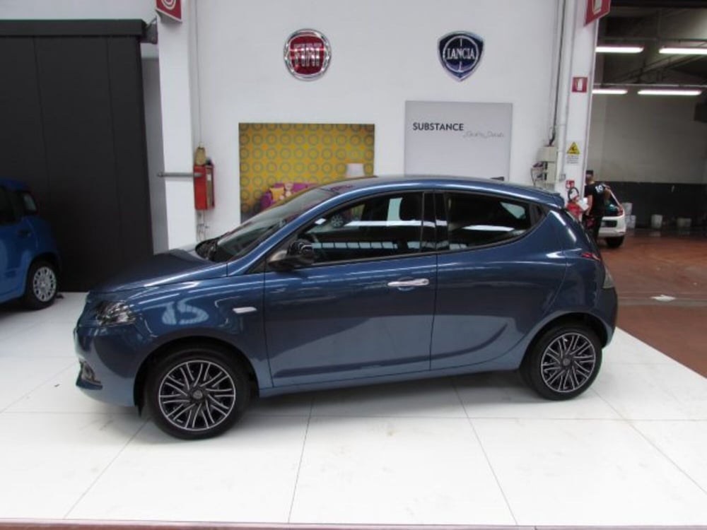 Lancia Ypsilon usata a Milano (4)