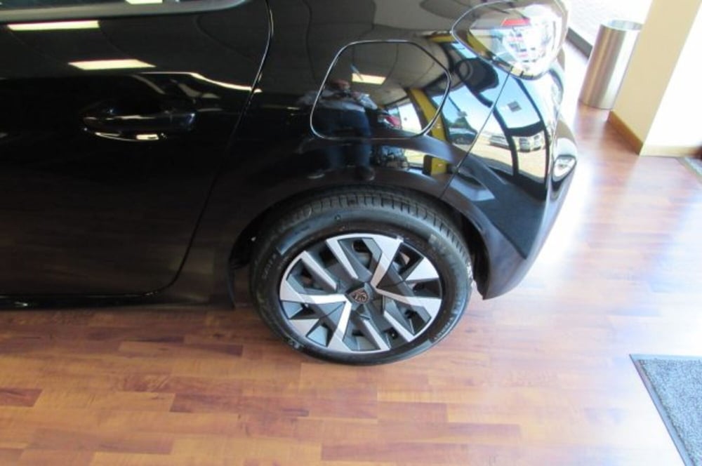 Peugeot 208 nuova a Milano (5)
