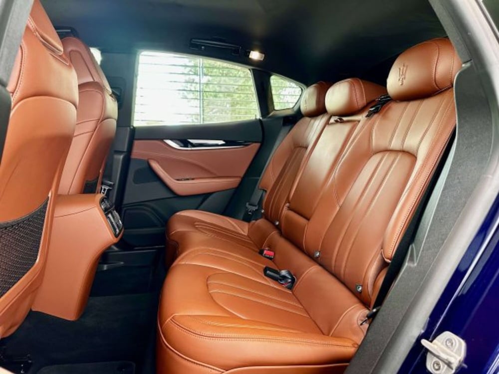 Maserati Levante usata a Torino (11)