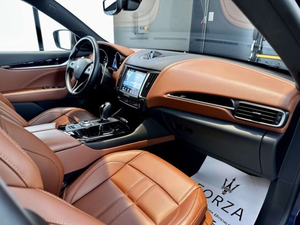 Maserati Levante usata a Torino (12)