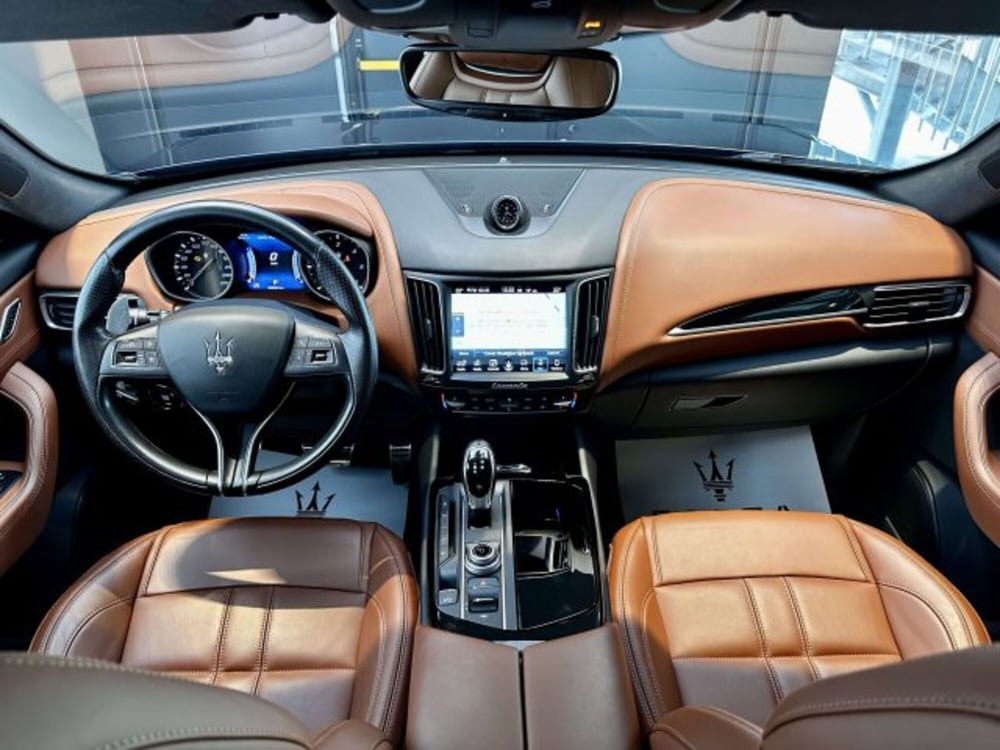 Maserati Levante usata a Torino (15)
