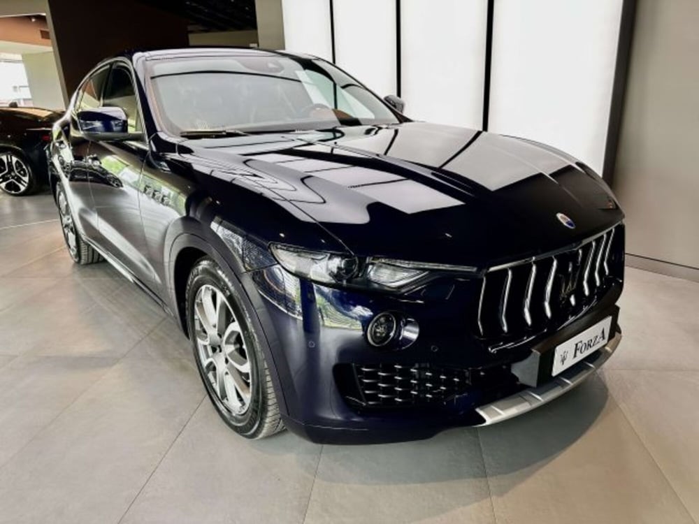 Maserati Levante usata a Torino (3)