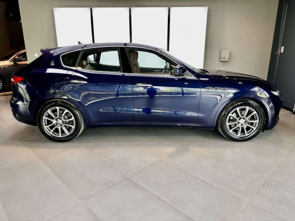 Maserati Levante usata a Torino (4)