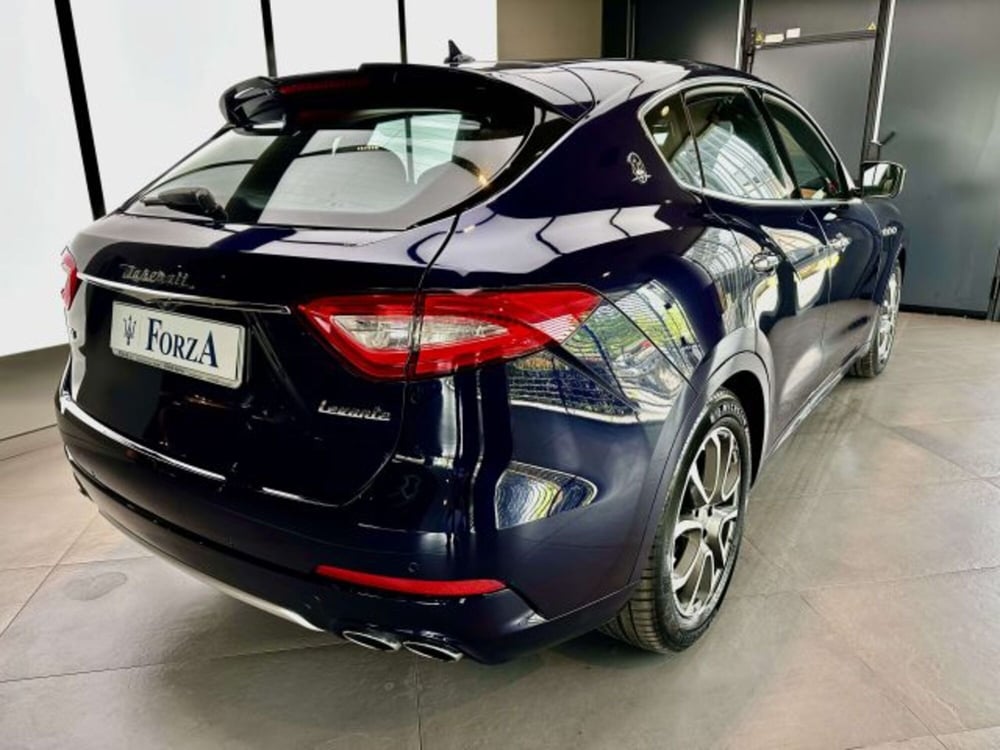 Maserati Levante usata a Torino (6)