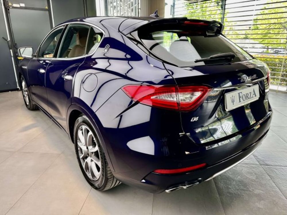 Maserati Levante usata a Torino (8)
