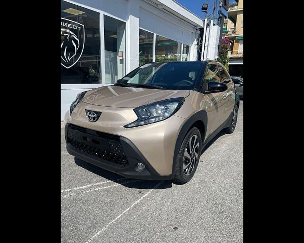 Toyota Aygo X nuova a Alessandria (5)