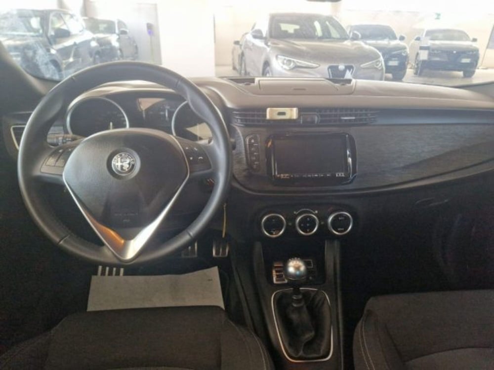 Alfa Romeo Giulietta usata a Terni (10)