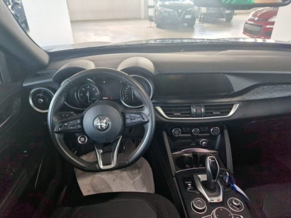 Alfa Romeo Stelvio usata a Terni (13)