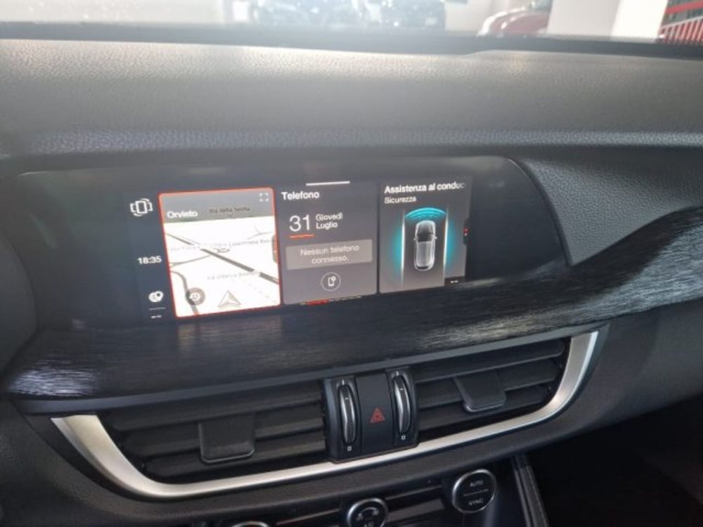 Alfa Romeo Stelvio usata a Terni (15)