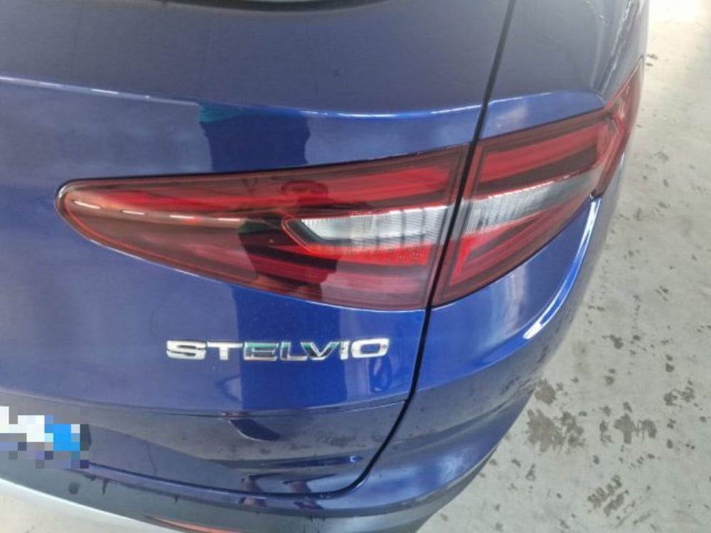 Alfa Romeo Stelvio usata a Terni (17)