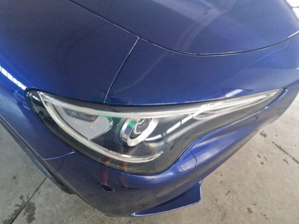 Alfa Romeo Stelvio usata a Terni (18)