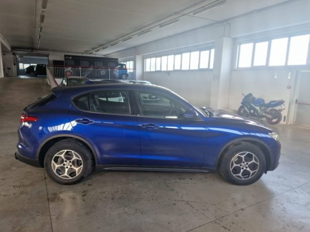 Alfa Romeo Stelvio usata a Terni (4)