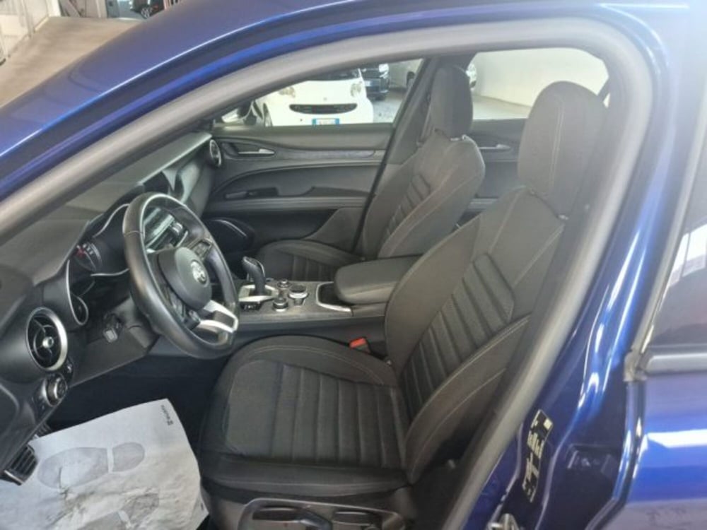 Alfa Romeo Stelvio usata a Terni (9)