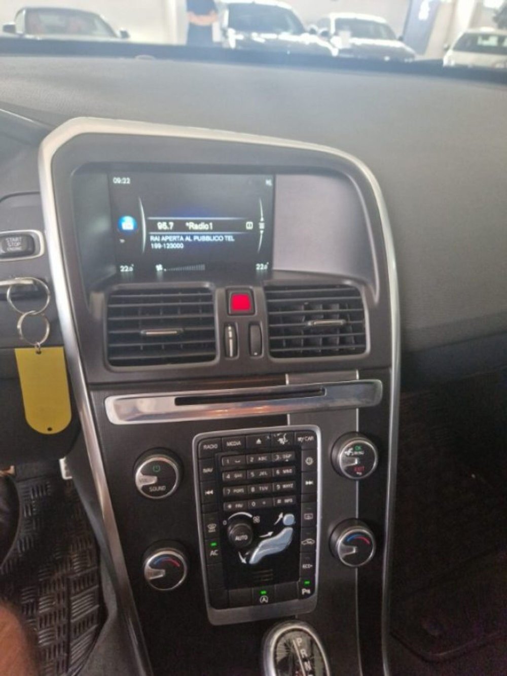Volvo XC60 usata a Terni (12)