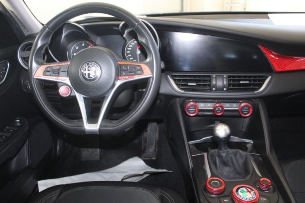 Alfa Romeo Giulia usata a Terni (11)