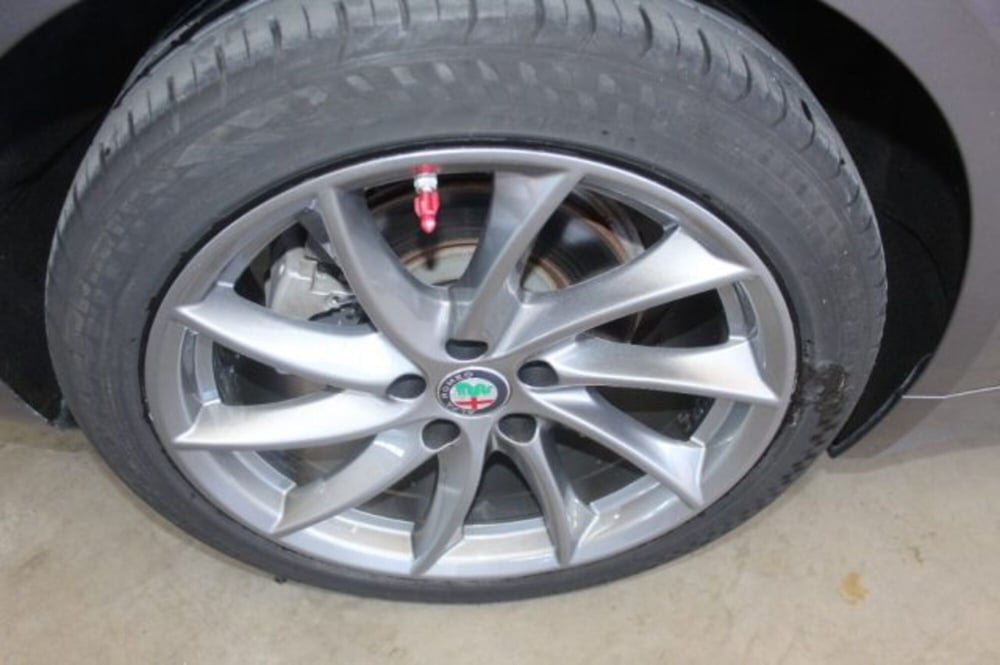 Alfa Romeo Giulia usata a Terni (15)